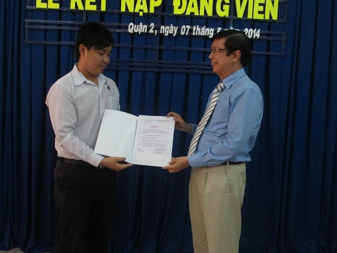 Thêm một Đảng viên là học sinh ảnh 1